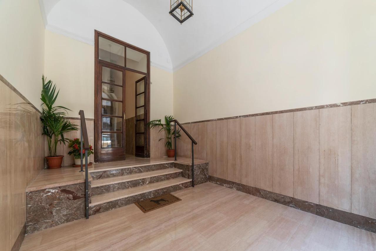 Santa Maria Maggiore Roomy And Bright Flat Rome Bagian luar foto
